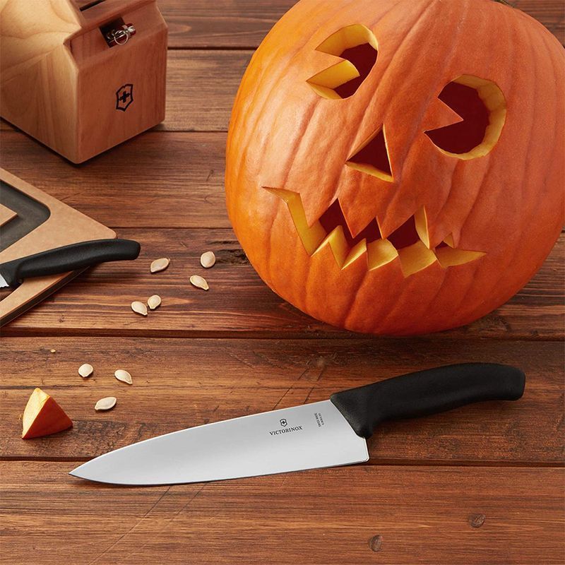 Кухонный нож Victorinox SwissClassic Carving 6.8063.20 черный