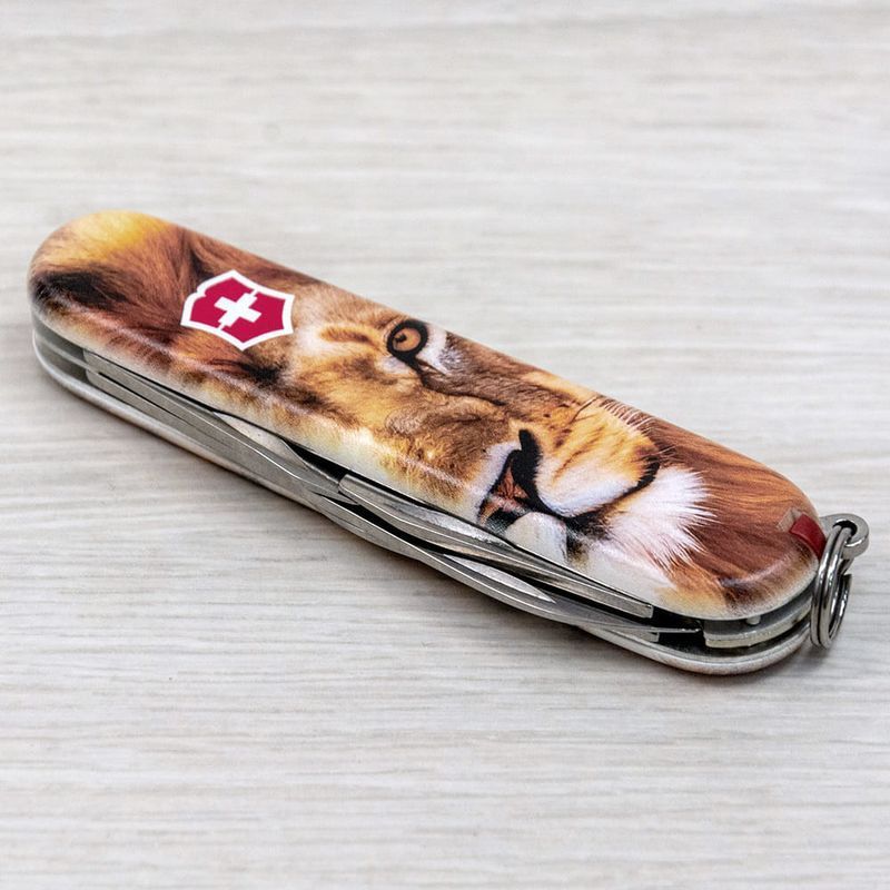 Складной нож Victorinox (Швейцария) из серии Spartan.