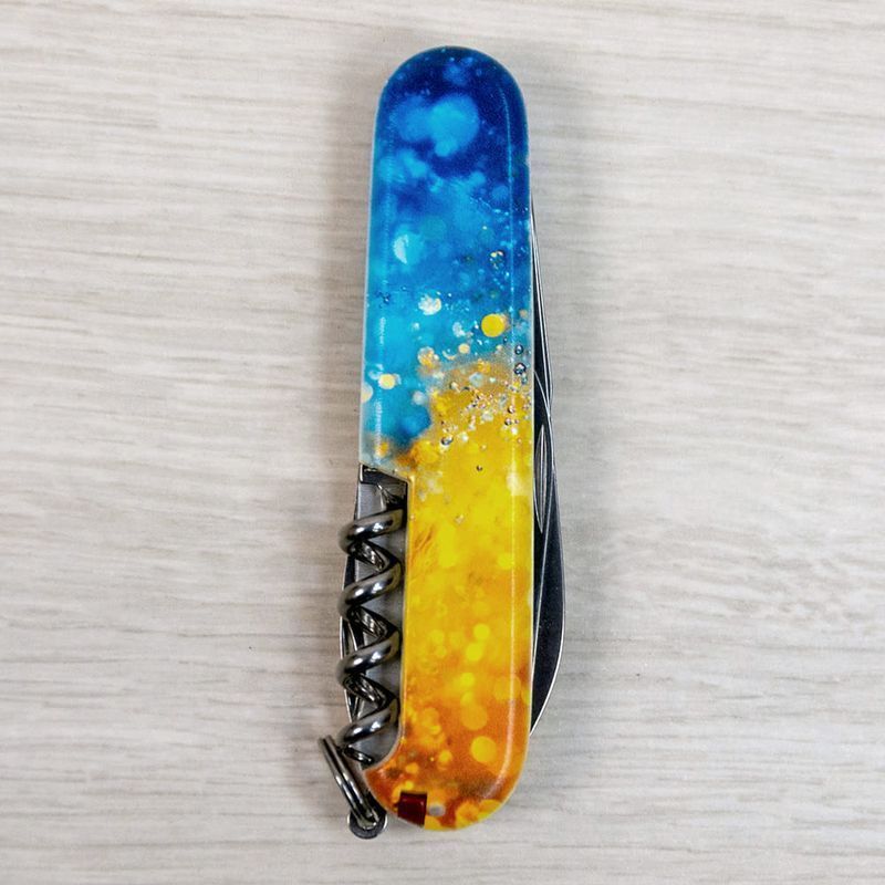 Складной нож Victorinox (Швейцария) из серии Spartan.