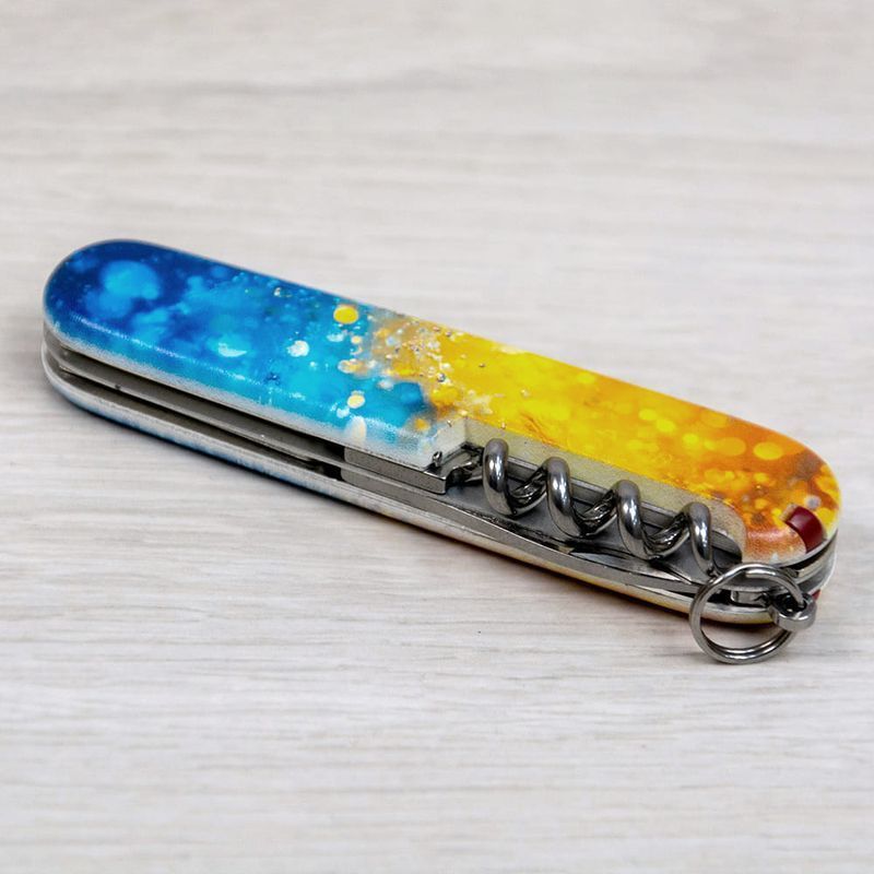 Складной нож Victorinox (Швейцария) из серии Spartan.