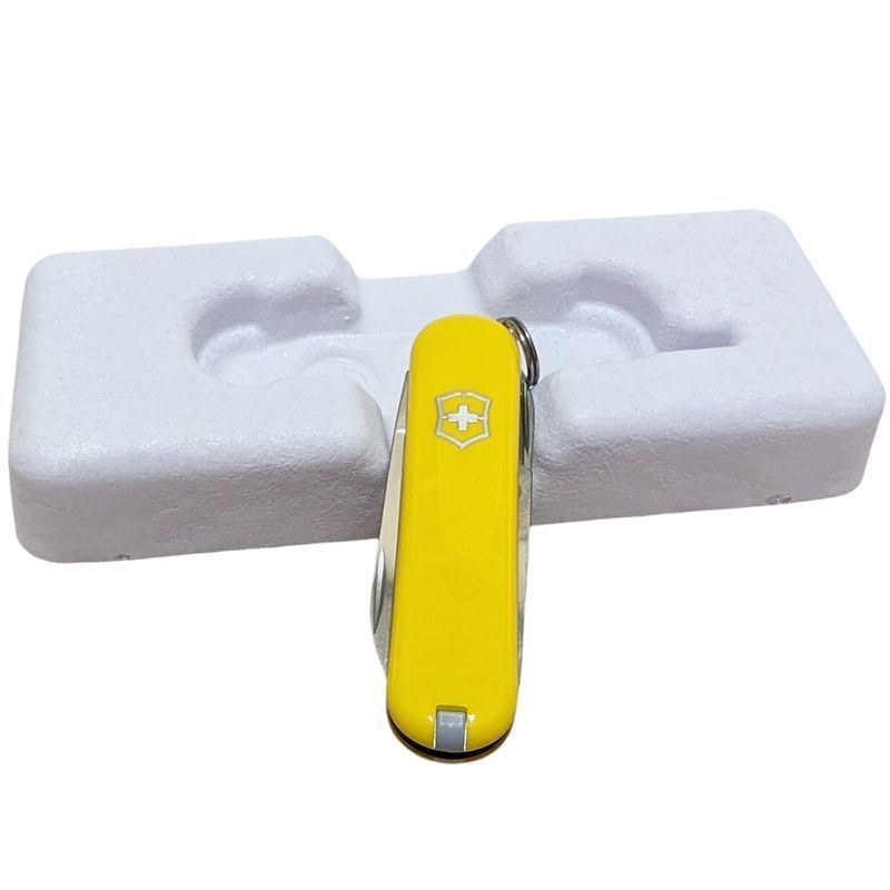 Складаний ніж Victorinox (Швейцарія) із серії Classic SD.