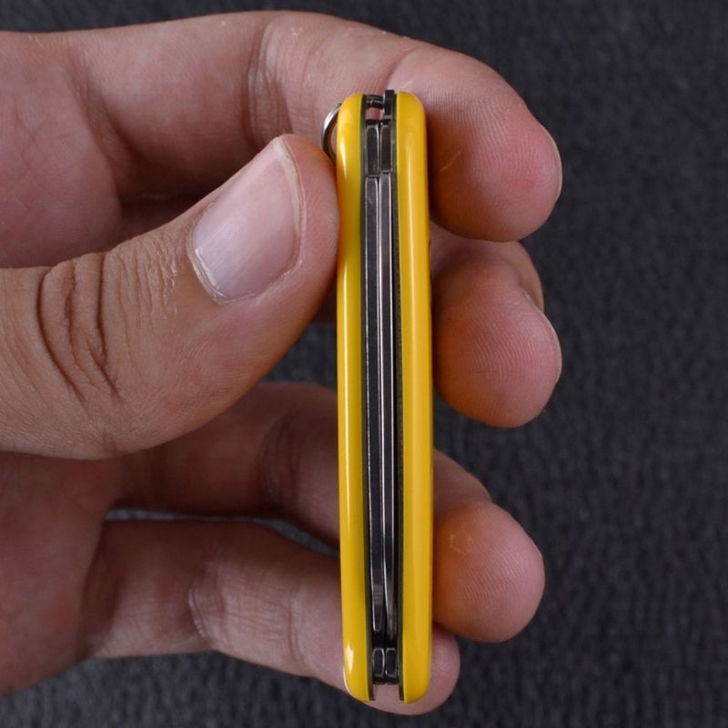Складаний ніж Victorinox (Швейцарія) із серії Classic SD.
