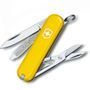 Складаний ніж Victorinox (Швейцарія) із серії Classic SD.