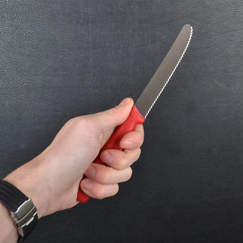 Кухонный нож Victorinox Standard Tomato&Table 5.0831 красный