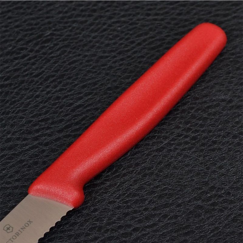 Кухонный нож Victorinox Standard Tomato&Table 5.0831 красный