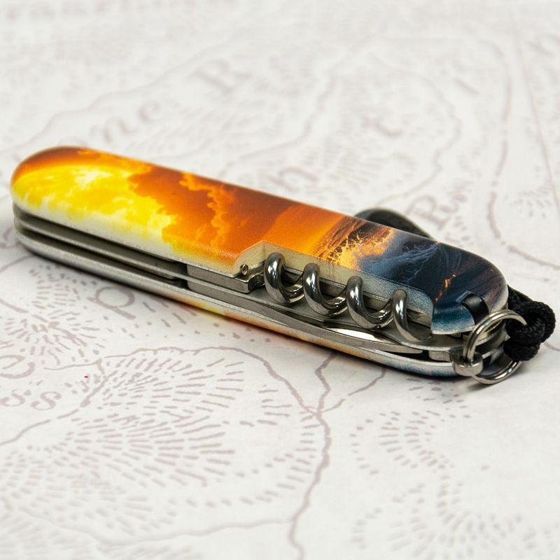 Складаний ніж Victorinox (Швейцарія) із серії Spartan.