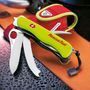 Складаний ніж Victorinox (Швейцарія) із серії Rescuetool.