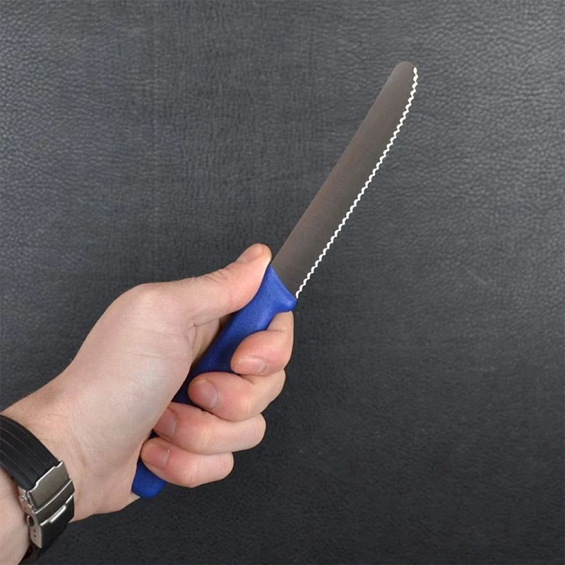 Кухонный нож Victorinox Standard Tomato&Table 5.0832 синий