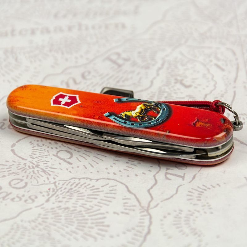Складной нож Victorinox (Швейцария) из серии Spartan.