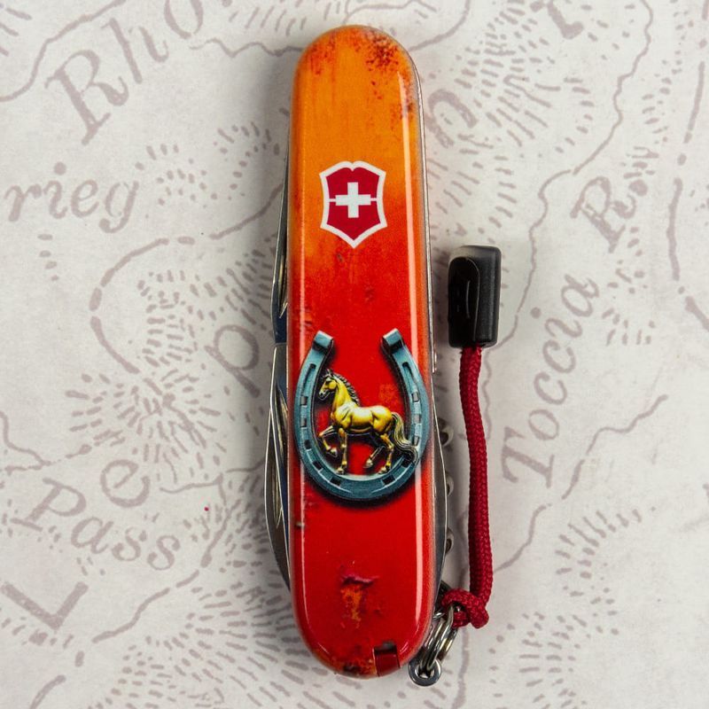 Складной нож Victorinox (Швейцария) из серии Spartan.