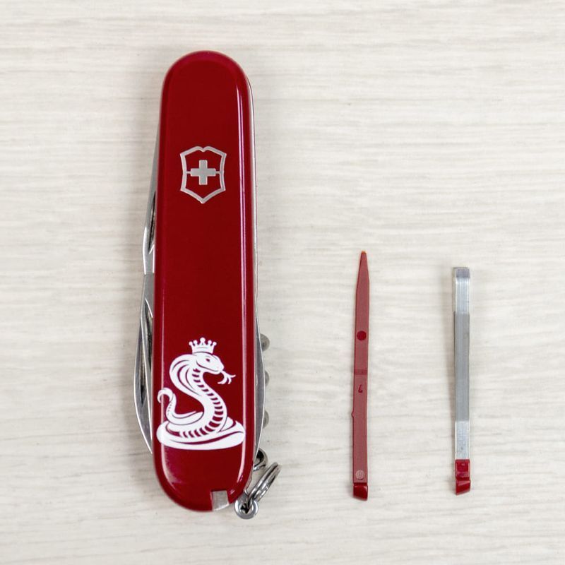 Складаний ніж Victorinox (Швейцарія) із серії Spartan.