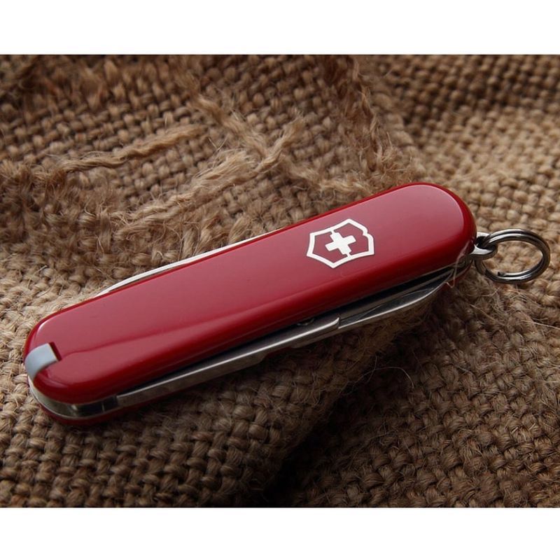 Складаний ніж Victorinox (Швейцарія) із серії Classic SD.