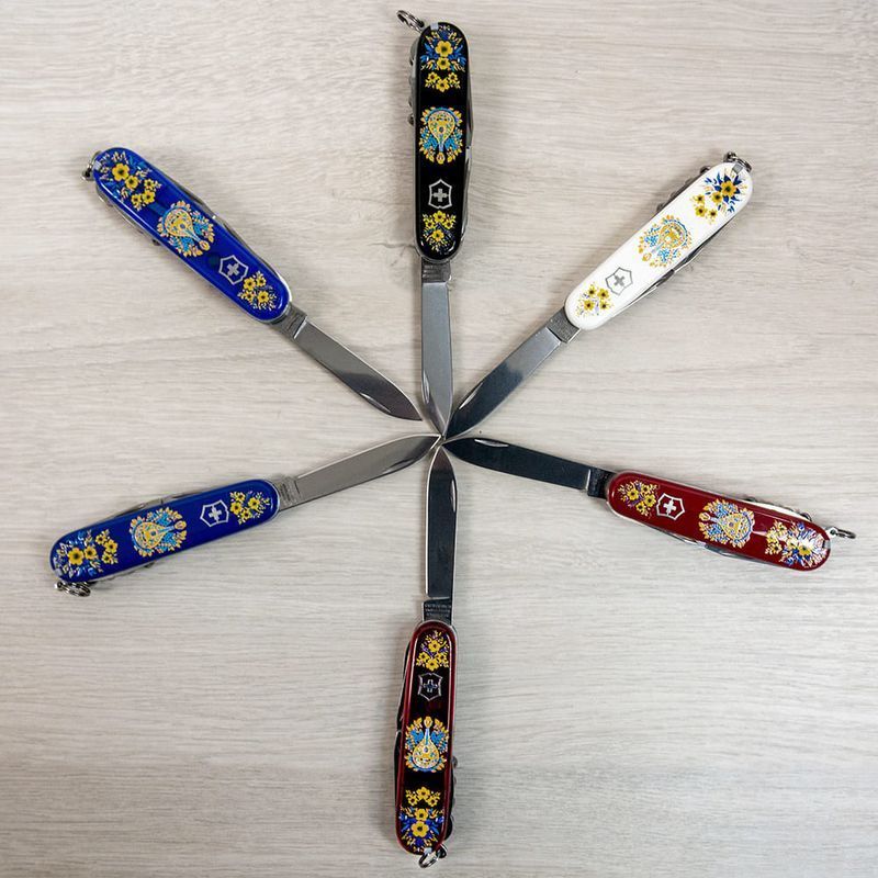 Складной нож Victorinox (Швейцария) из серии Huntsman.
