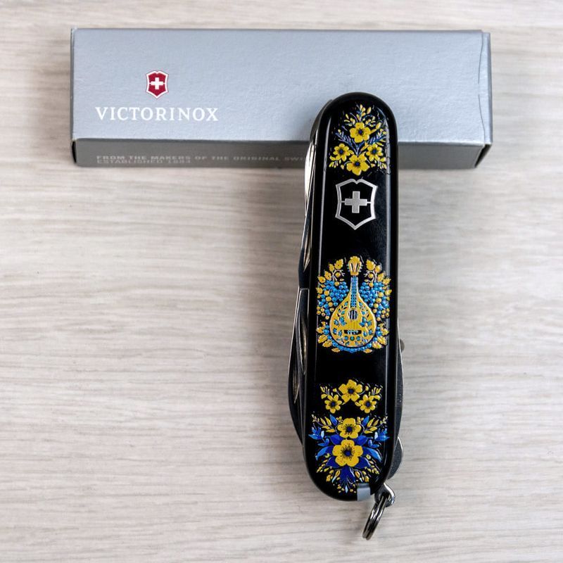Складной нож Victorinox (Швейцария) из серии Huntsman.