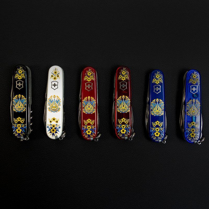 Складной нож Victorinox (Швейцария) из серии Huntsman.