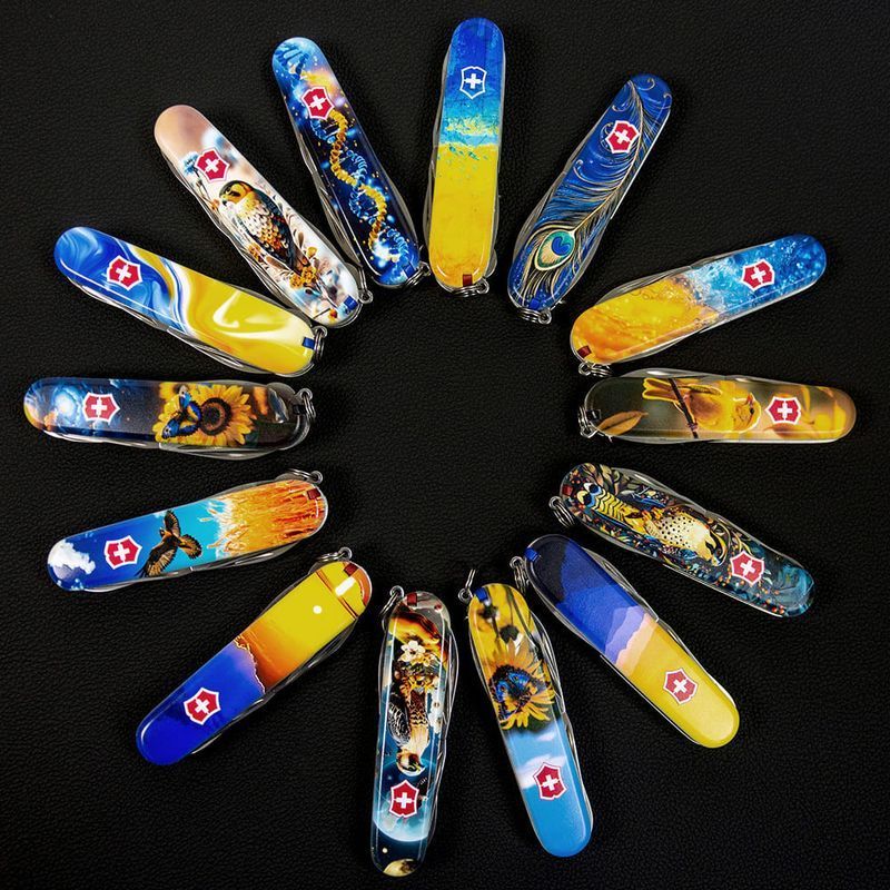 Складной нож Victorinox (Швейцария) из серии Huntsman.