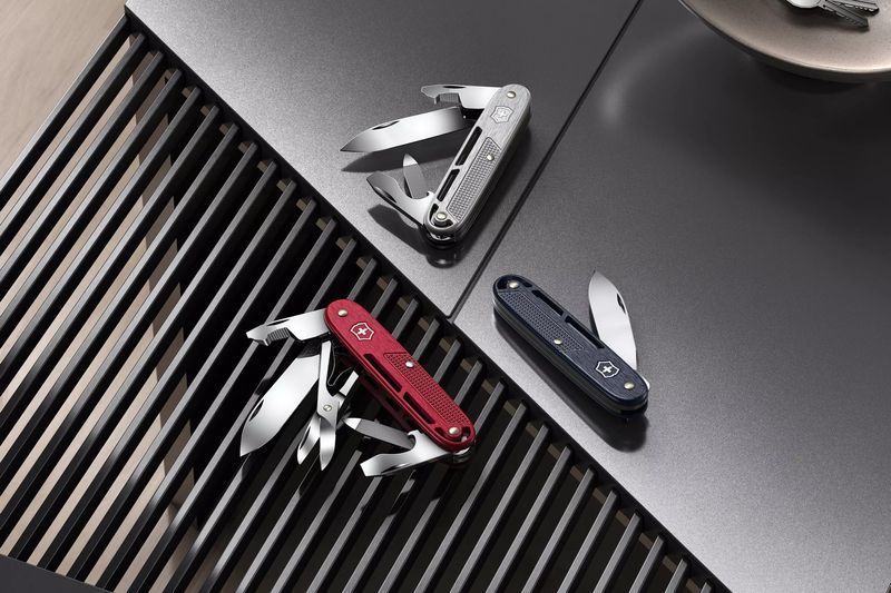 Складаний ніж Victorinox (Швейцарія) із серії Synergy.