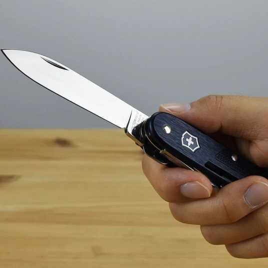 Складной нож Victorinox (Швейцария) из серии Synergy. Артикул