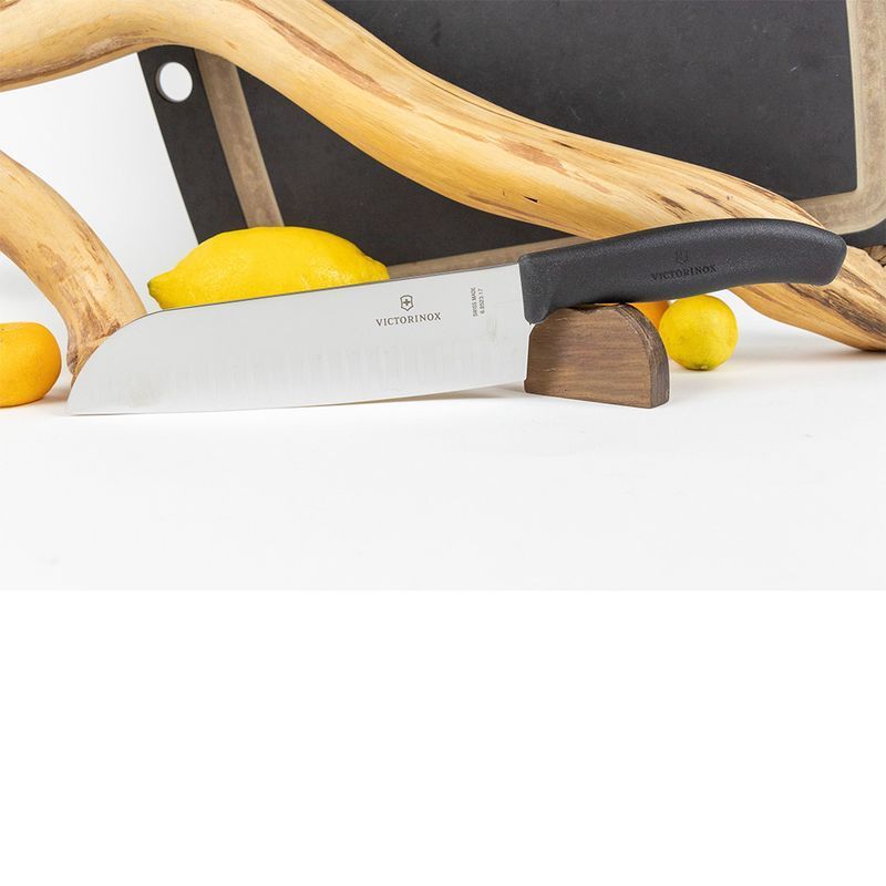 Кухонний ніж Victorinox SwissClassic Santoku 6.8523.17G чорний