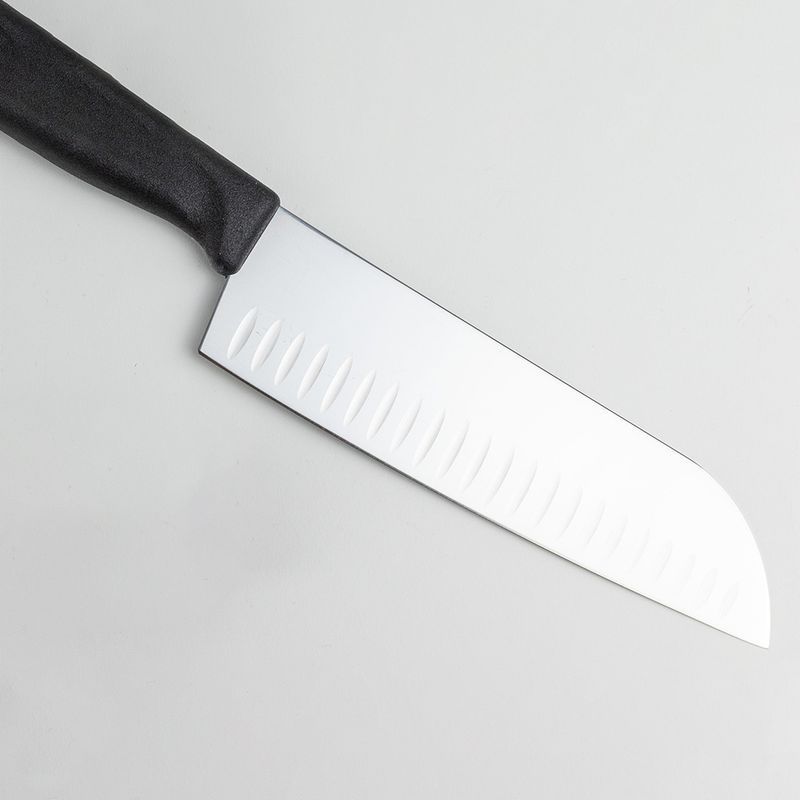 Кухонний ніж Victorinox SwissClassic Santoku 6.8523.17G чорний