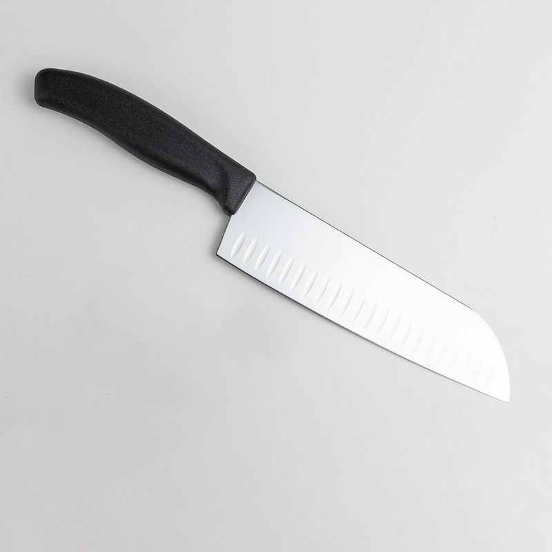 Кухонний ніж Victorinox SwissClassic Santoku 6.8523.17G чорний
