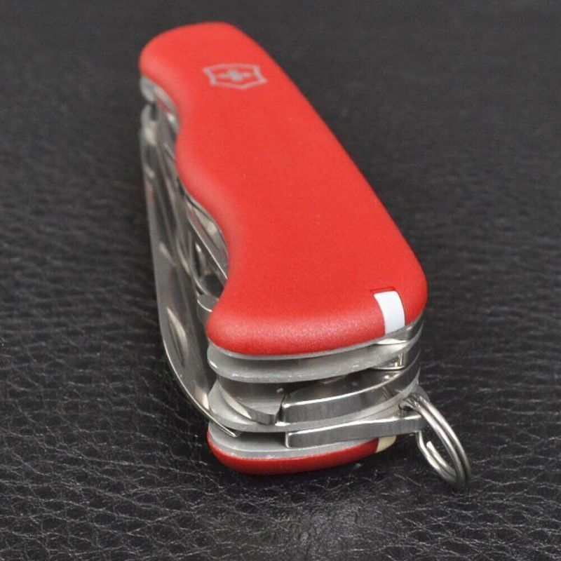 Складаний ніж Victorinox (Швейцарія) із серії Outrider.