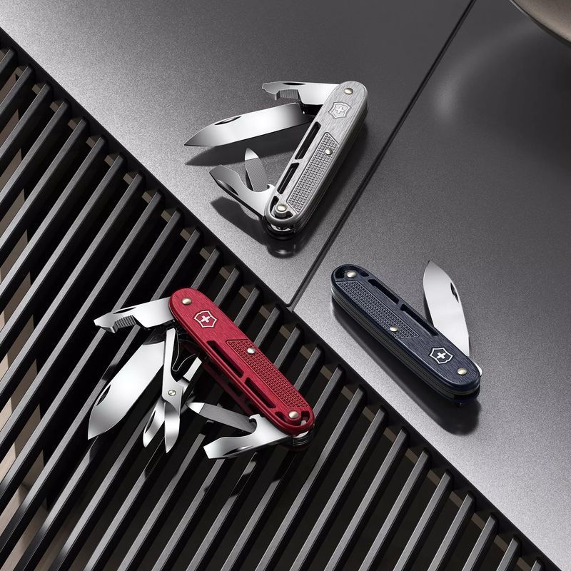 Складаний ніж Victorinox (Швейцарія) із серії Synergy.