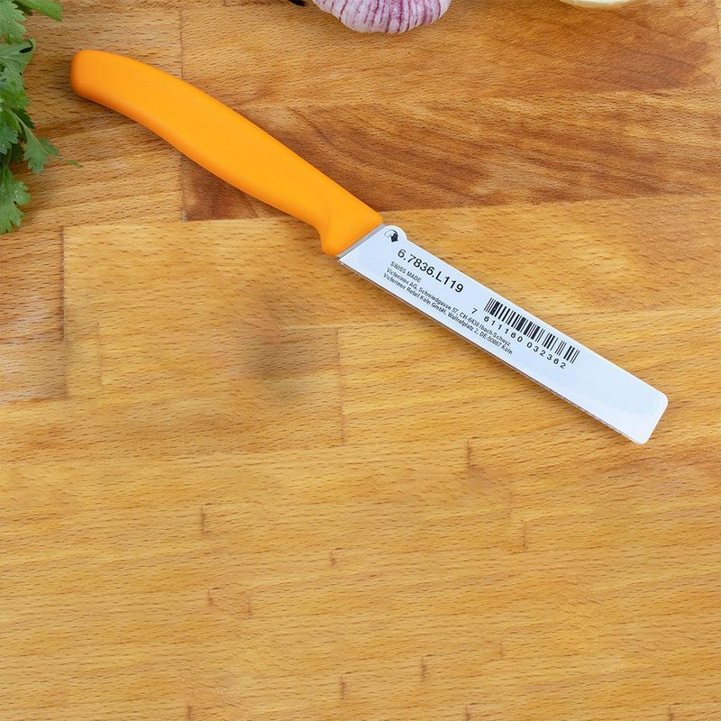Кухонный нож Victorinox SwissClassic Tomato&Table 6.7836.L119 оранжевый