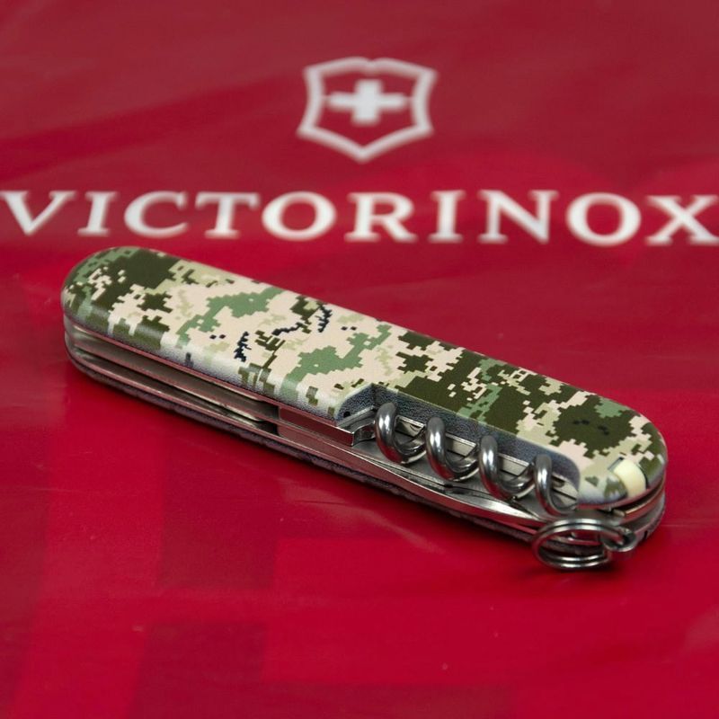 Складной нож Victorinox (Швейцария) из серии Spartan.