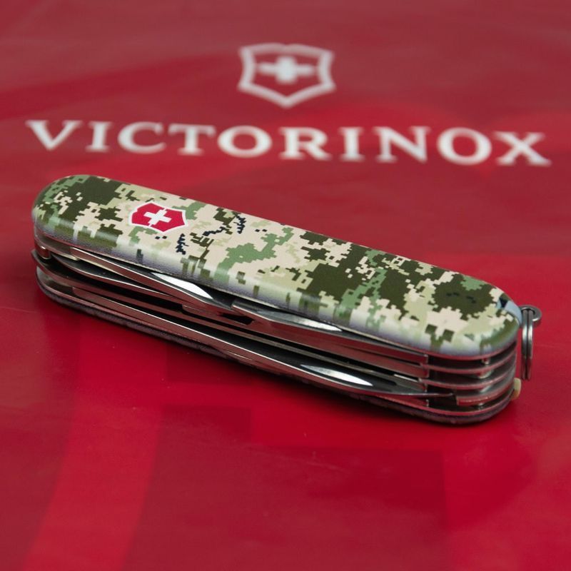 Складной нож Victorinox (Швейцария) из серии Huntsman.