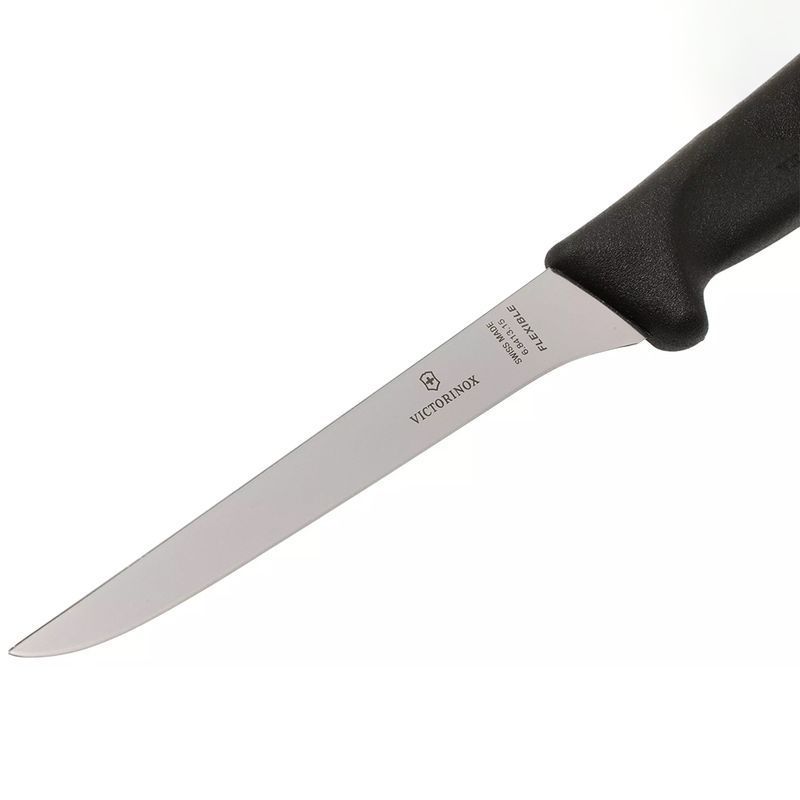 Кухонний ніж Victorinox SwissClassic Boning Flexible 6.8413.15G чорний