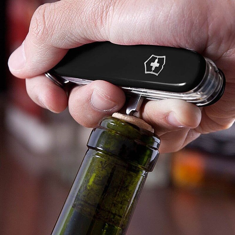 Складной нож Victorinox (Швейцария) из серии Huntsman.