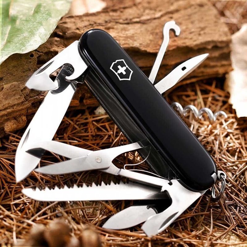 Складной нож Victorinox (Швейцария) из серии Huntsman.