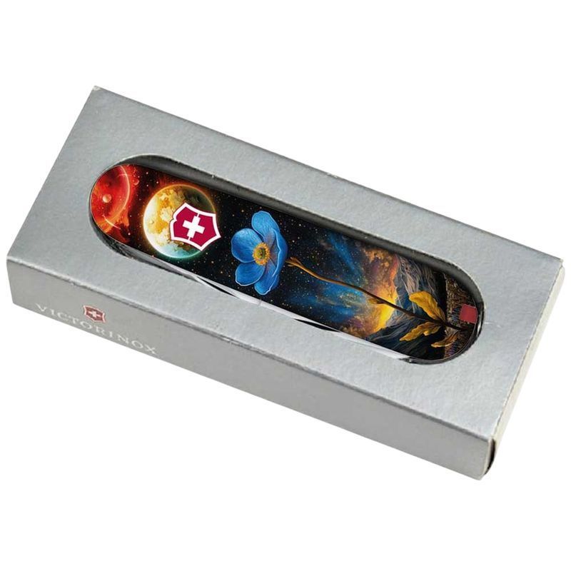 Складной нож Victorinox (Швейцария) из серии Spartan.