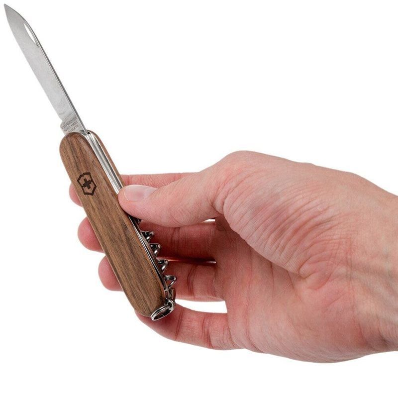 Складаний ніж Victorinox (Швейцарія) із серії Spartan.