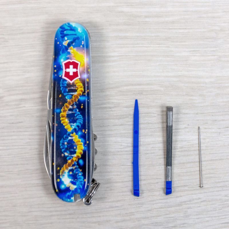 Складной нож Victorinox (Швейцария) из серии Spartan.