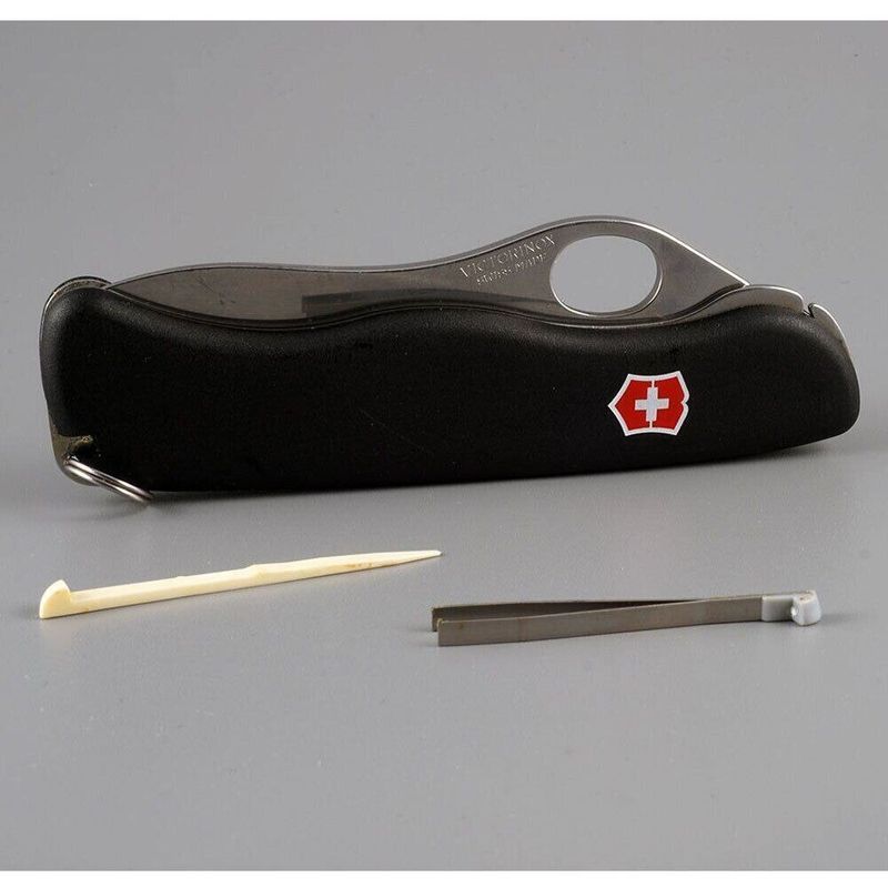Складной нож Victorinox (Швейцария) из серии Sentinel.