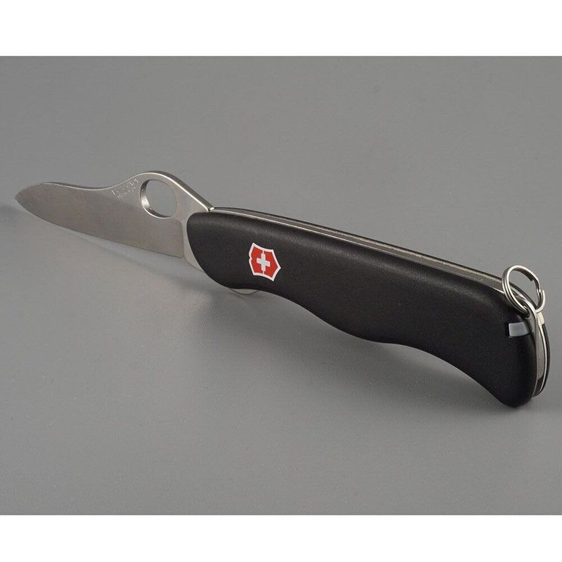 Складной нож Victorinox (Швейцария) из серии Sentinel.